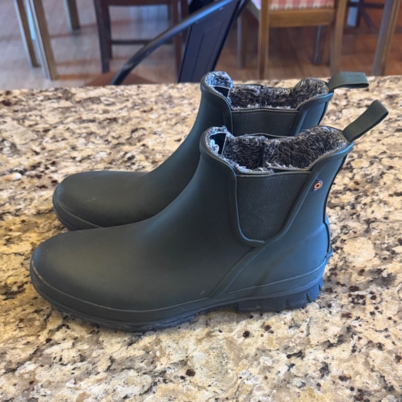 Bogs Women's Forest Green Winter Boots - Picture 2 of 5